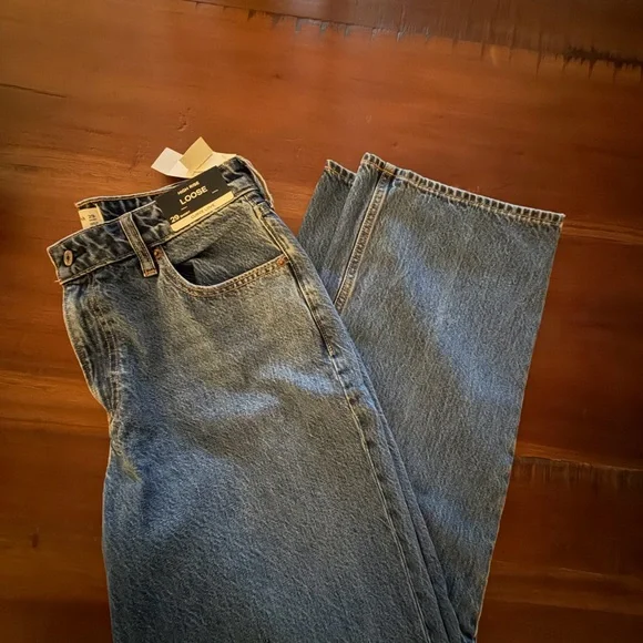 Abercrombie Curve Love High Rise Loose Jean - Picture 5 of 7